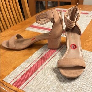 AEROSOLES Tan Block Heel Ankle Strap Sandals